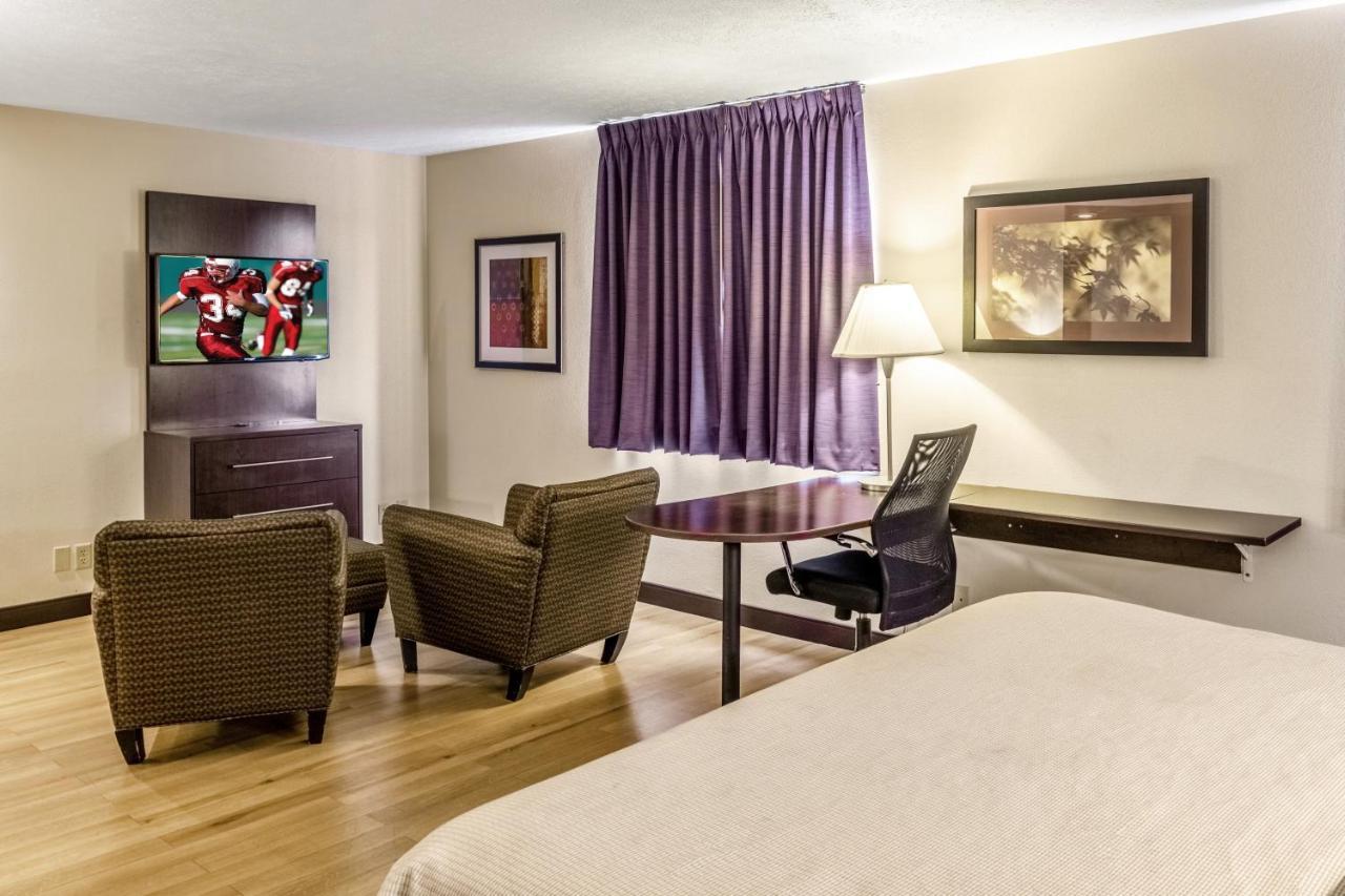 Red Roof Inn Columbus - Taylorsville Eksteriør billede