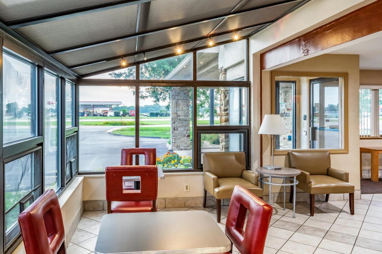 Red Roof Inn Columbus - Taylorsville Eksteriør billede