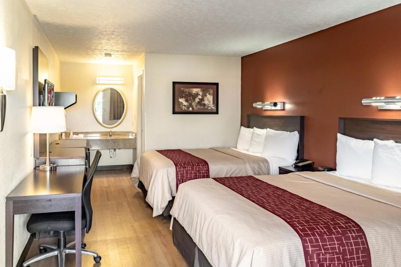 Red Roof Inn Columbus - Taylorsville Eksteriør billede