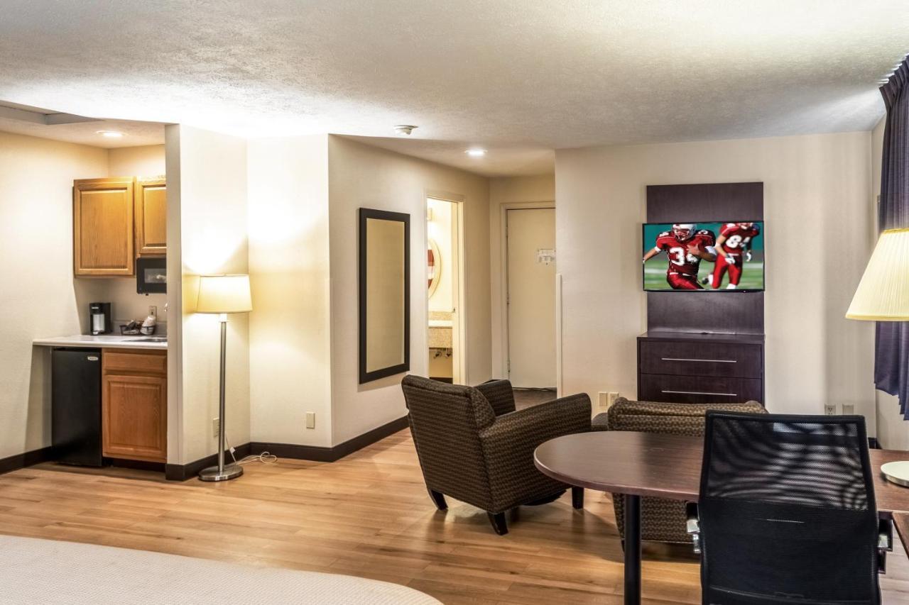 Red Roof Inn Columbus - Taylorsville Eksteriør billede