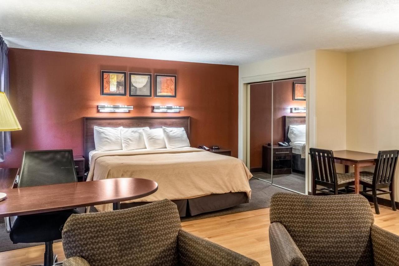 Red Roof Inn Columbus - Taylorsville Eksteriør billede