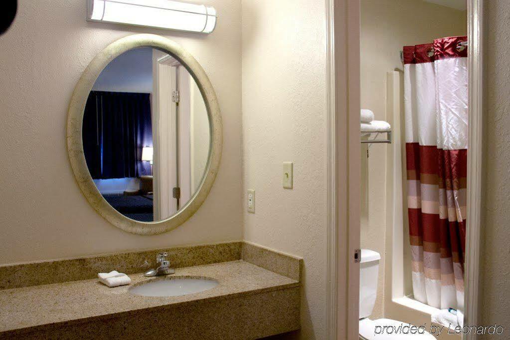 Red Roof Inn Columbus - Taylorsville Eksteriør billede